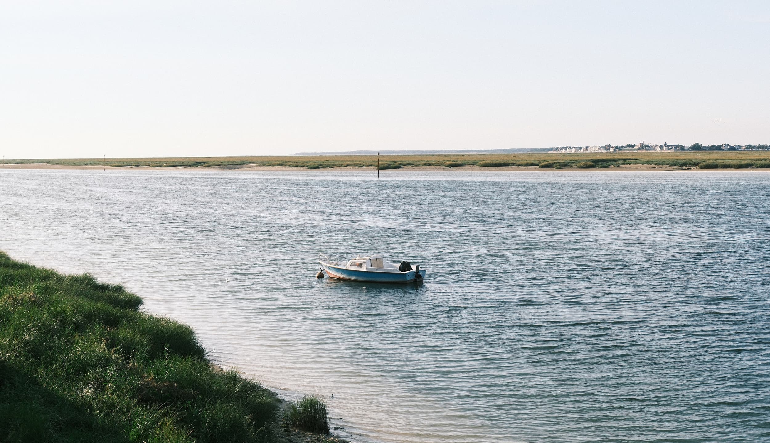 Boat in the Baie de Somme at the mouth of Saint-Valery-sur-Somme