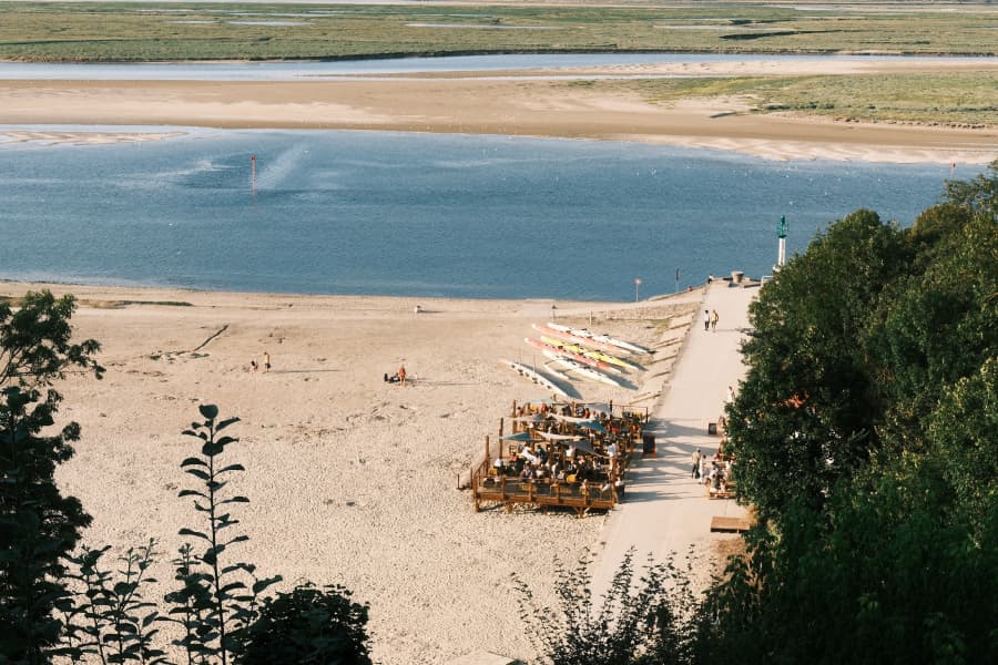 La Buvette du Mouton restaurant on the beach of Saint-Valery along the mouth of the bay. A lovely wooden terrace, the canoes...